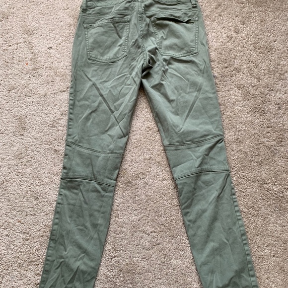 American Eagle military green skinny jeans - Picture 2 of 2